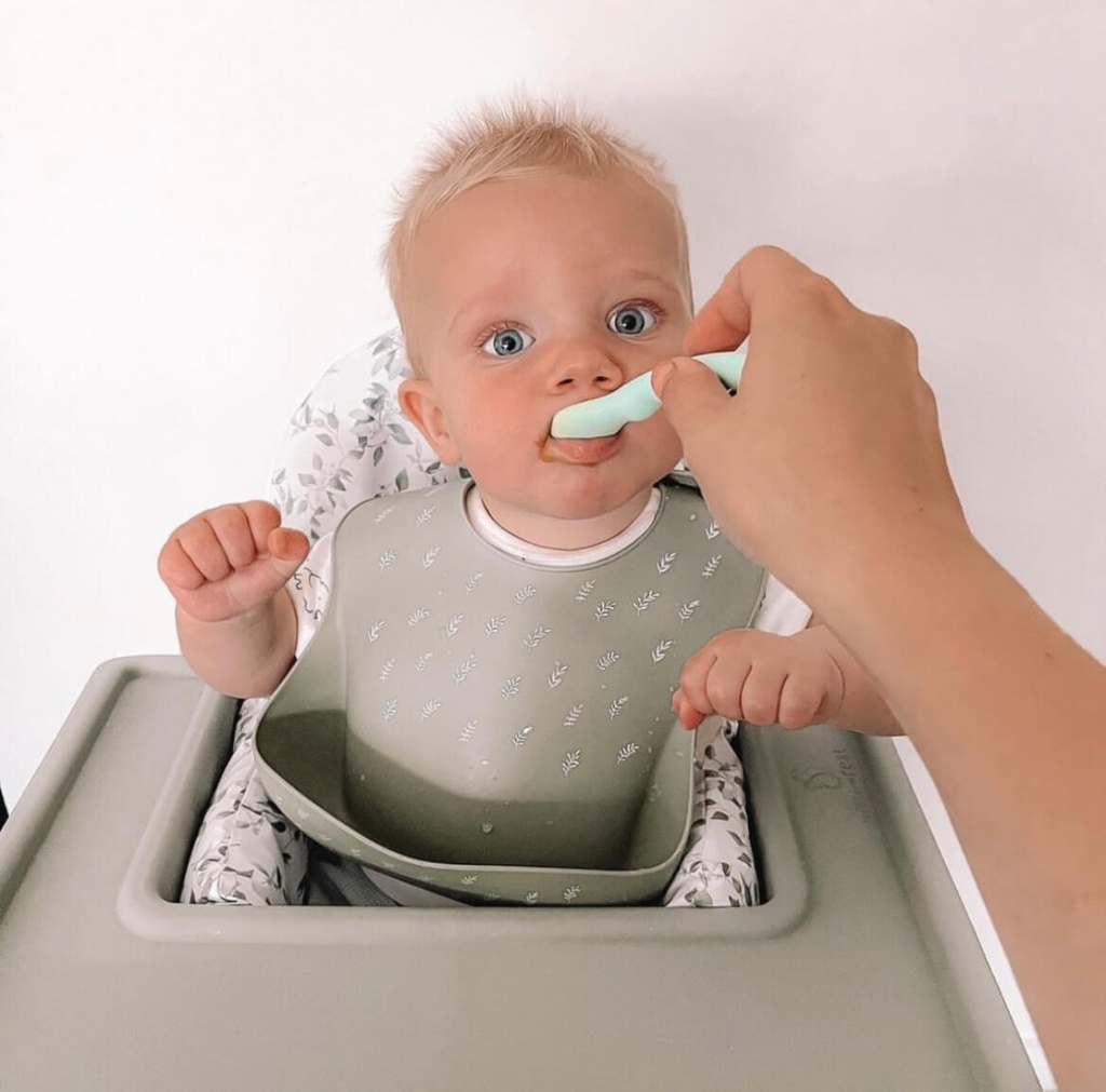 All4Ella Silicone Bib with Spoon 5