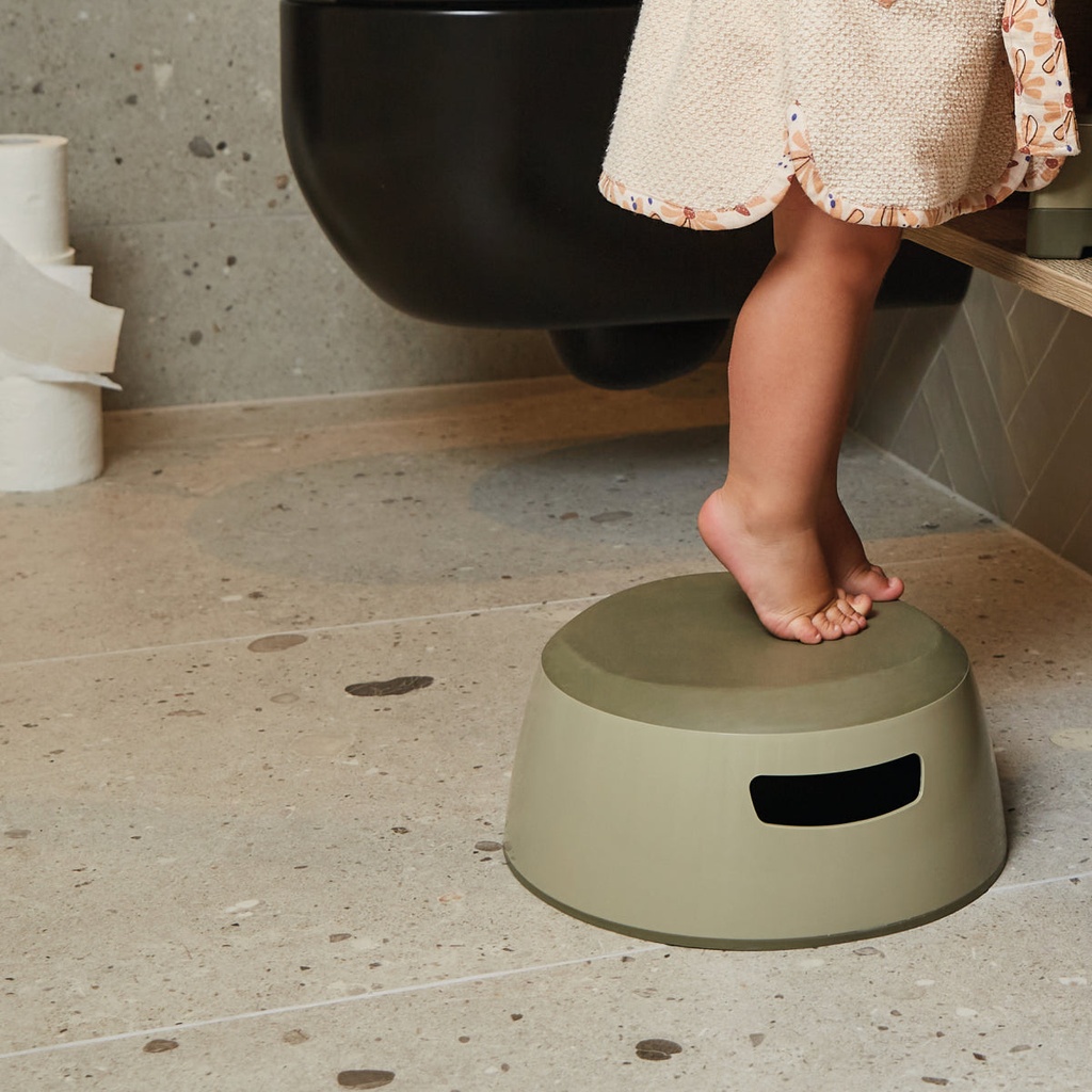 LUMA Step Stool 9