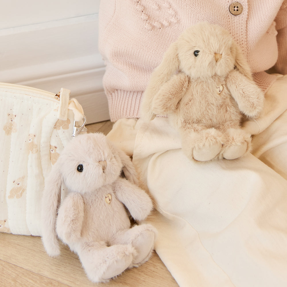 Snuggle Bunnies Penelope Key Charm 24