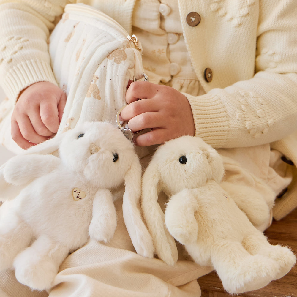 Snuggle Bunnies Penelope Key Charm 29